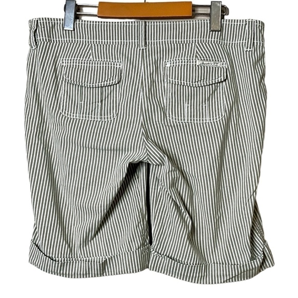 ABERCROMBIE & FITCH Cotton Jade / White Striped Cuffed Shorts US Sz 8 - Picture 4 of 11